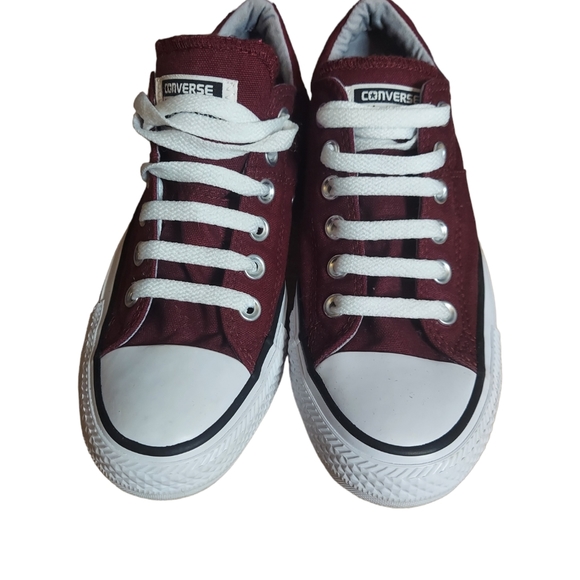 Converse Shoes - 7 Converse Maroon sneakers NWOT